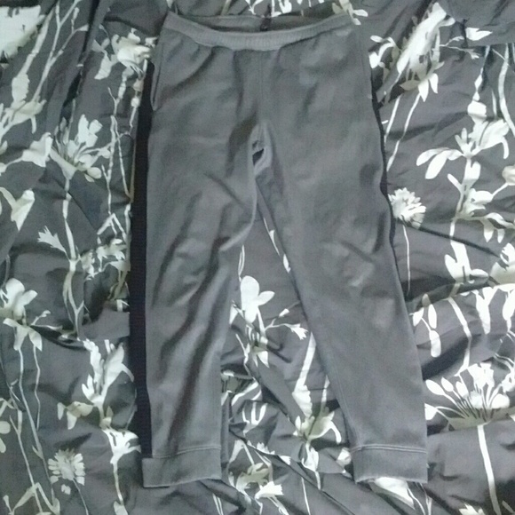 Gray and black boys joggers from old Navy - Picture 1 of 4